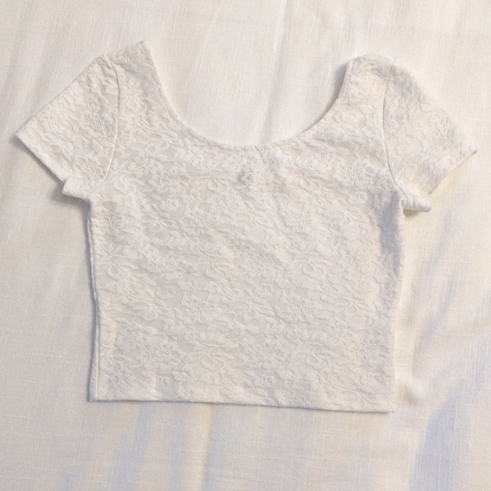 H&M Divided White Floral Crop Top